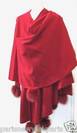 CAPE Rouge AVEC POMPONS FOURRURE RENARD - model PN198