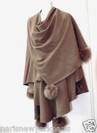 CAPE Camel AVEC POMPONS FOURRURE RENARD - model PN198