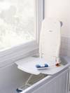 כסא מפנק לרחצה באמבטיה  BATHLIFT