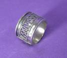 BACK AND FORTH RING